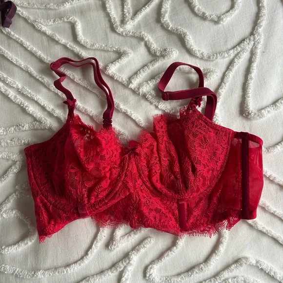 Victoria's Secret Vibrant Red Lace Bra - Picture 1 of 2